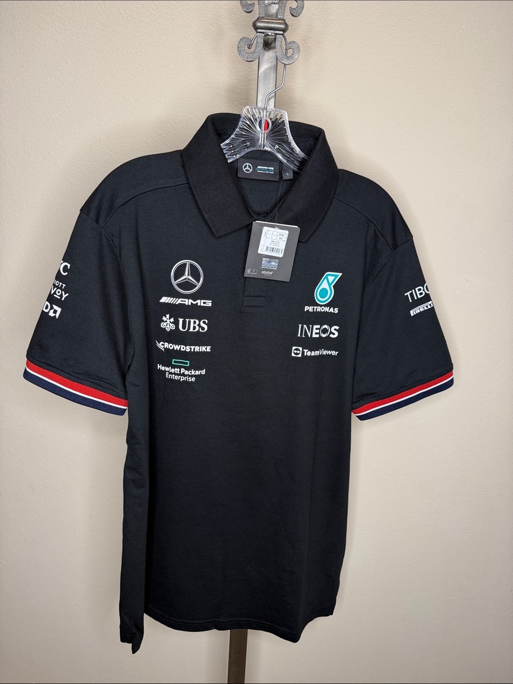 NWT New Mercedes AMG Black F1 Formula One 2023 Team Petronas Polo Shirt Large - Picture 5 of 6